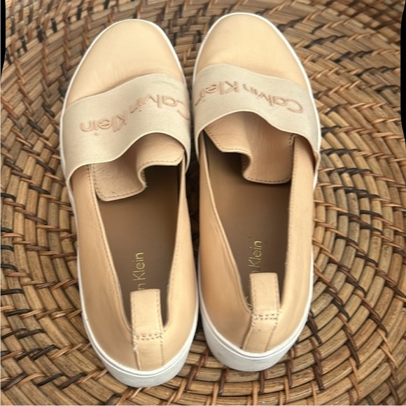 Calvin Klein Slip On Tan Color Platform Shoes Sz 7 - Picture 3 of 4